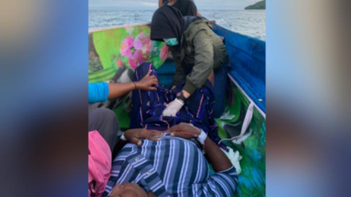 Viral dari Banggai Laut: Wanita Melahirkan di atas Perahu di Tengah Cuaca Buruk